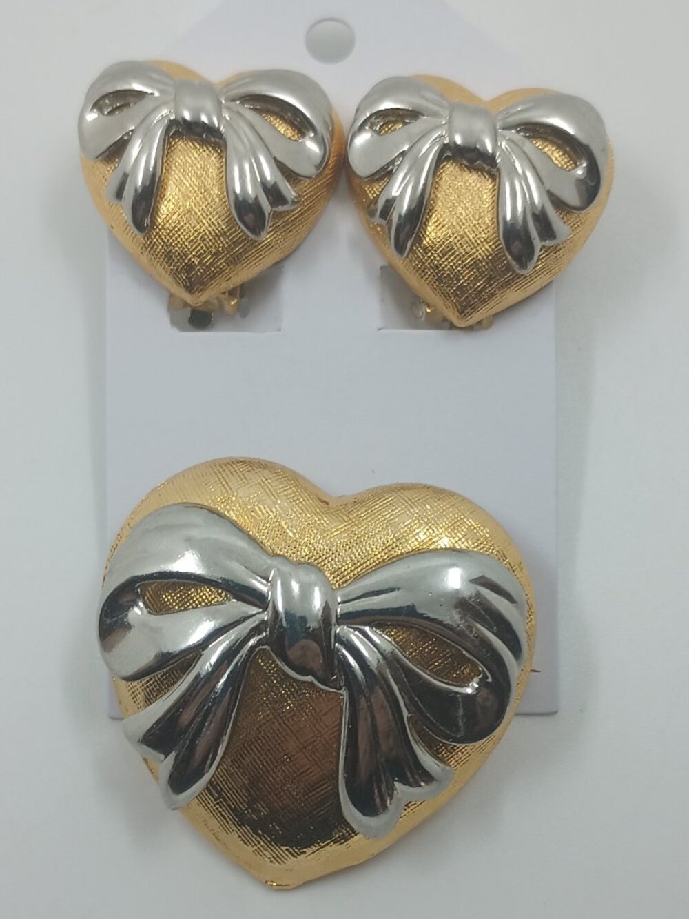 1980s Vintage Gold Tone Heart+Ribbon Motif Brooch and Clip Earrings Set.